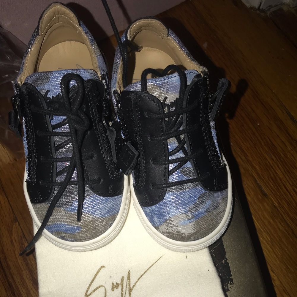 Giuseppe toddler sneakers / in excellent condition
